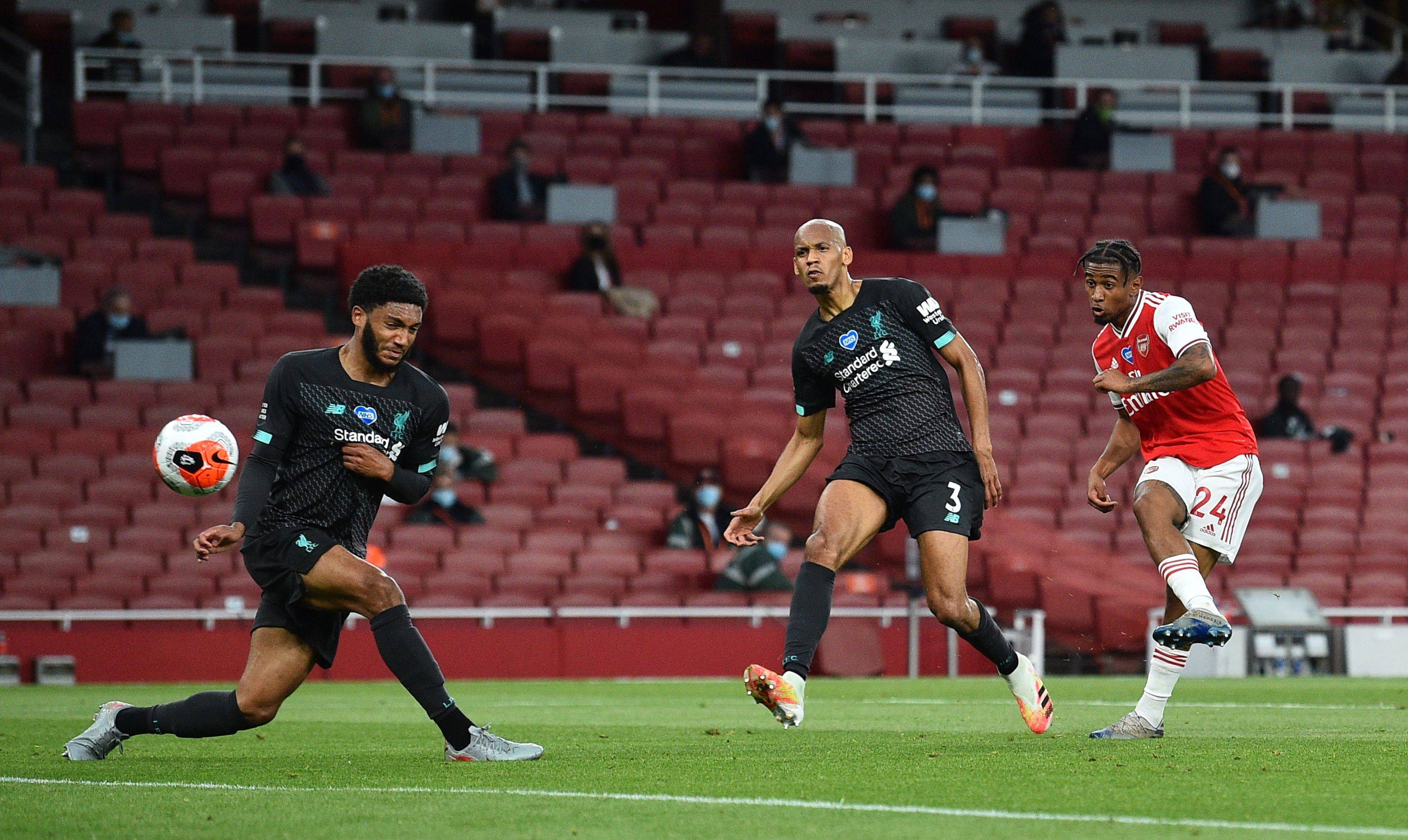 在被冰雪覆 在被冰雪覆