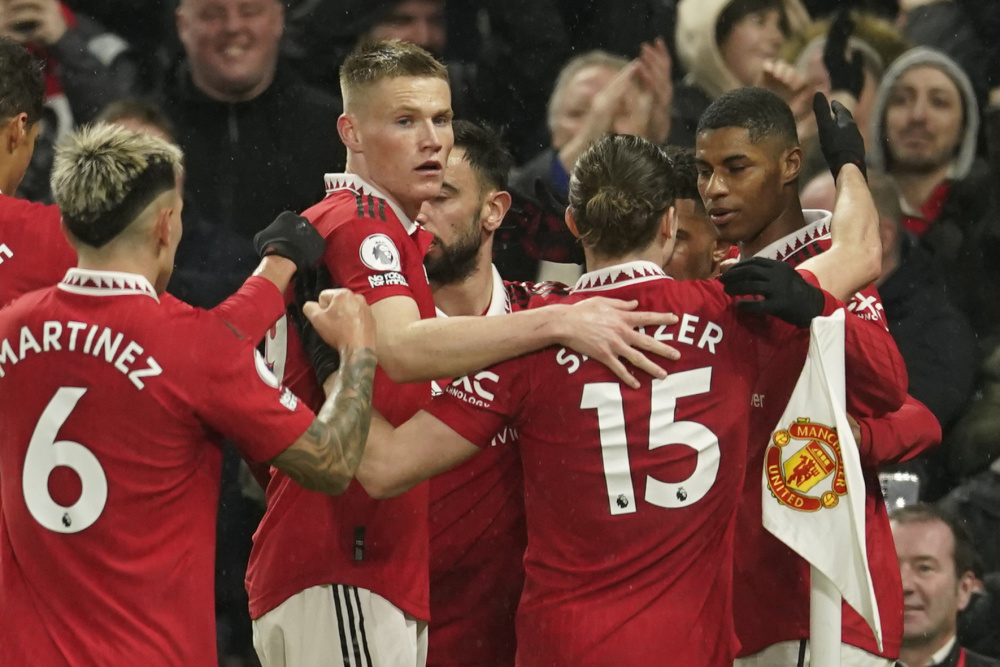 西在传球时 西在传球时